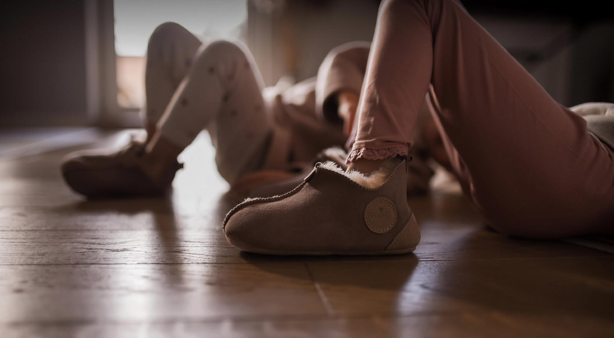 Výrobce pánských a dámských pantoflí a dětské obuvi v Polsku